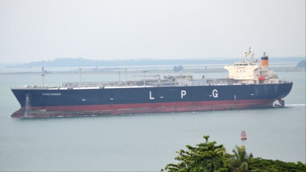 lpg ship arrives